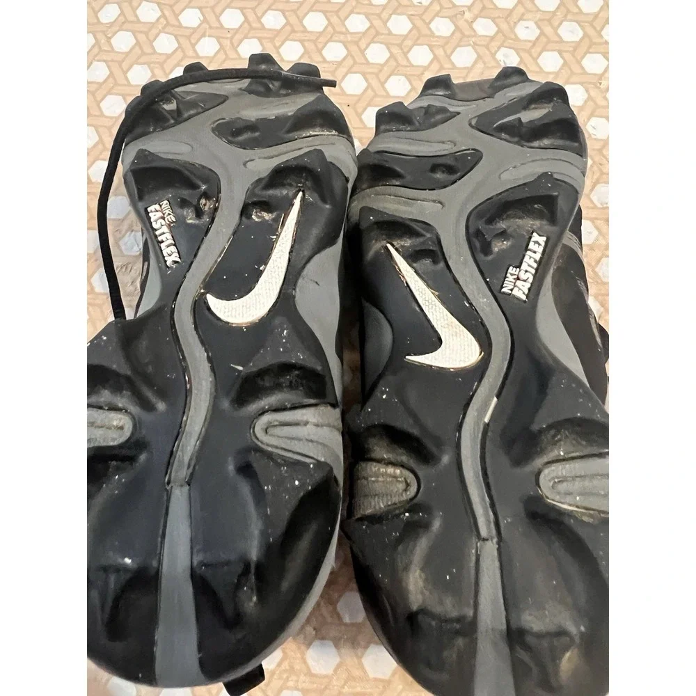 Nike support who size